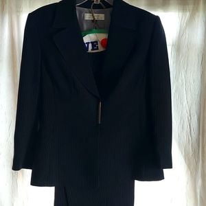 Tahari Size 12 Black Pinstripe Women's Pant Suit